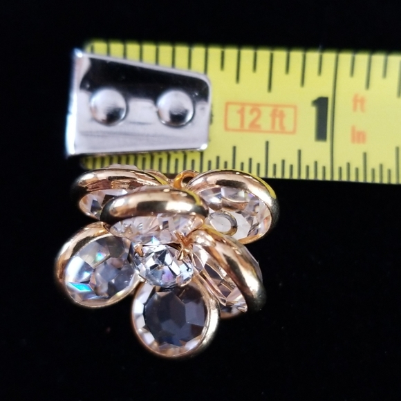 Vintage Austrian Crystal Flower Gold Tone Clip On Earrings - Picture 12 of 16